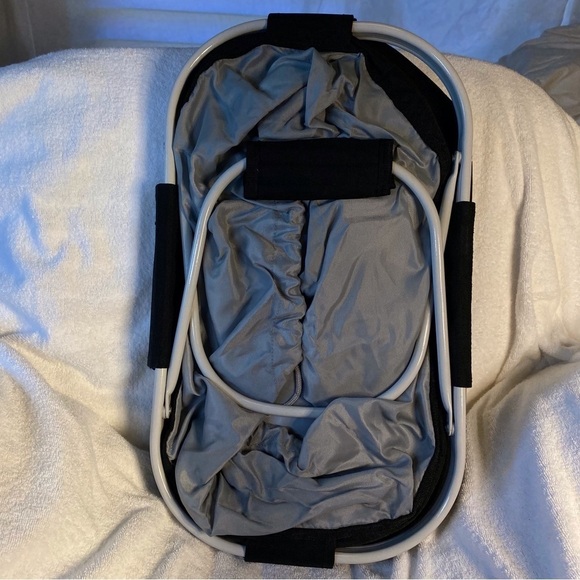 BNWT Foldable heavy lined cooler/picnic basket. - Picture 15 of 16